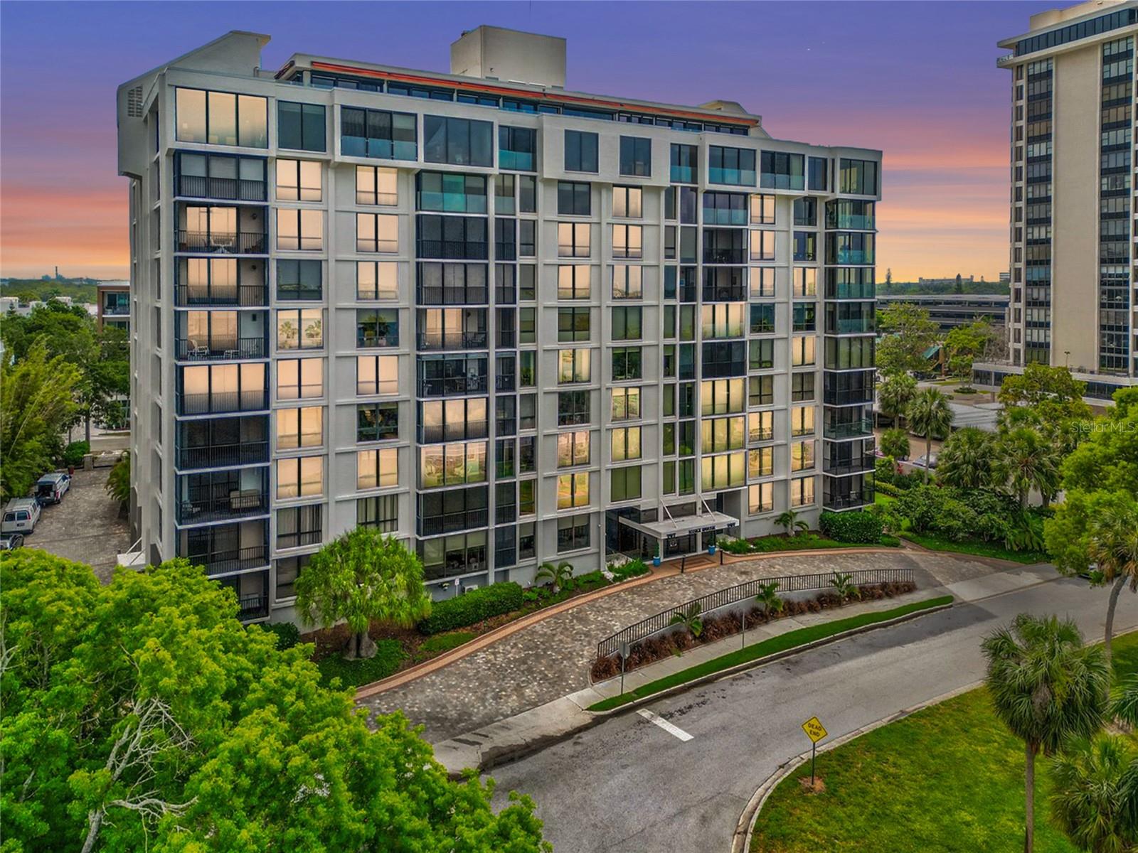 ESSEX HOUSE - Residential