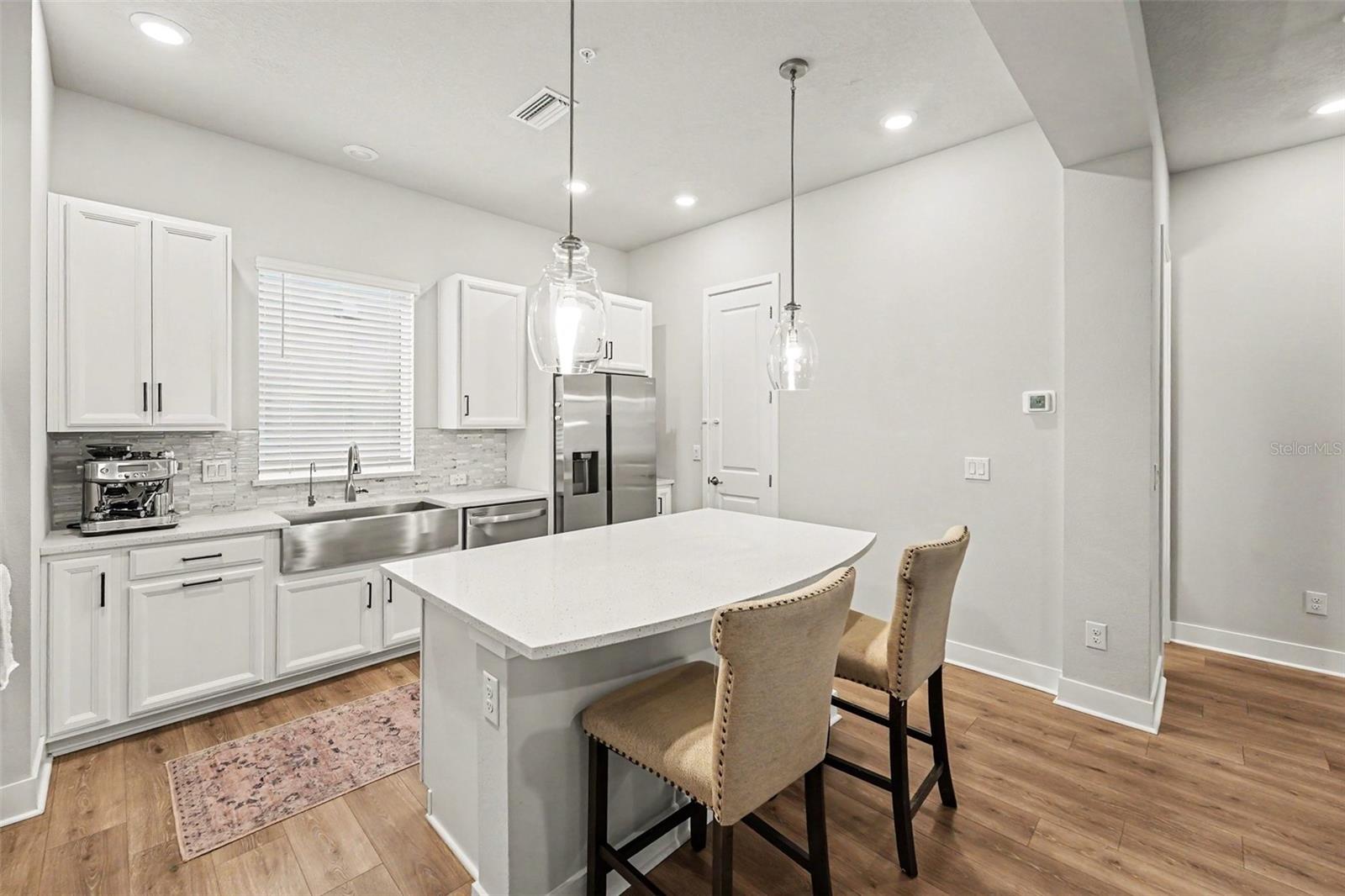 WESTSHORE VILLAGE TWNHMS - Residential