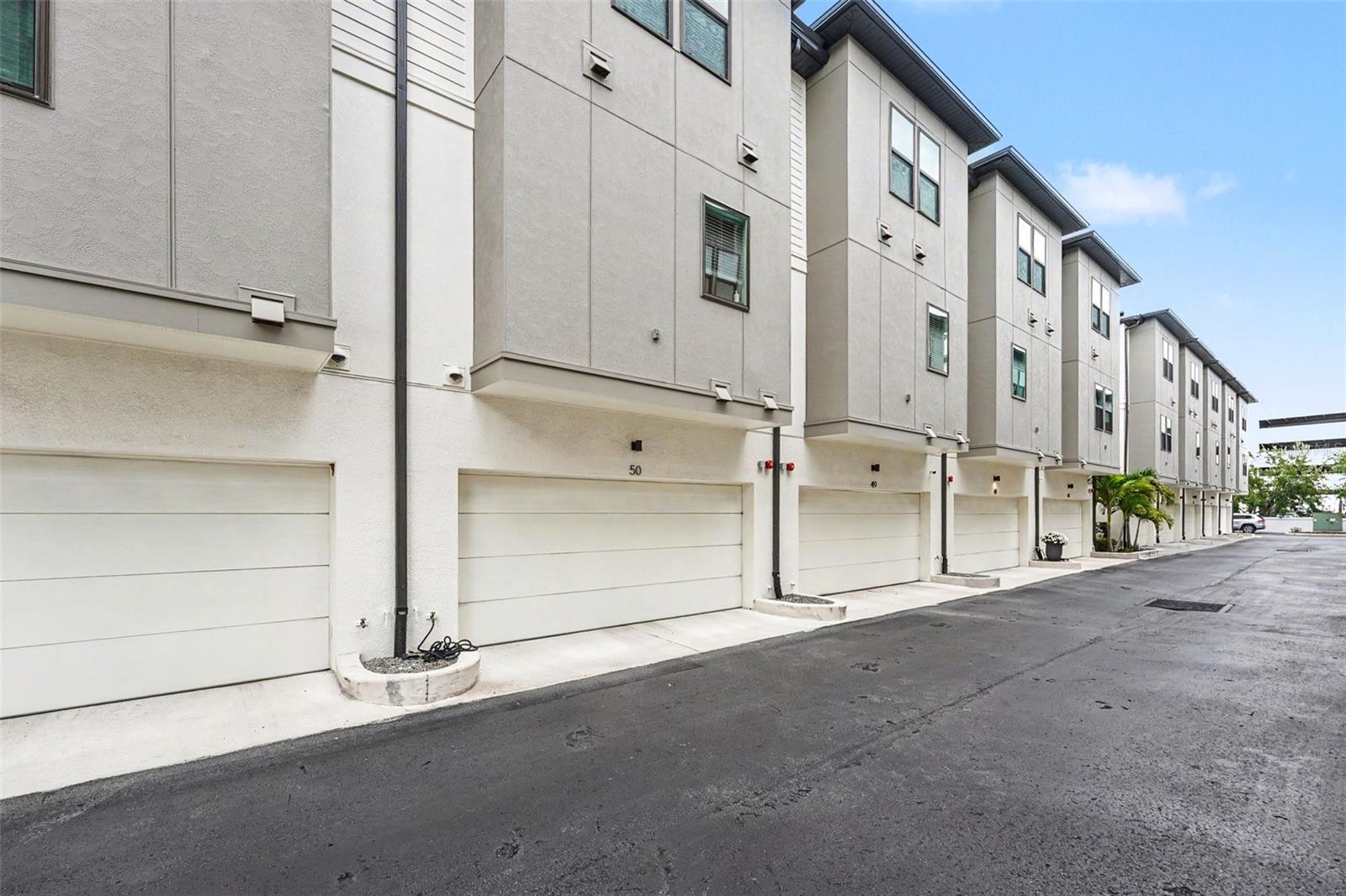 WESTSHORE VILLAGE TWNHMS - Residential