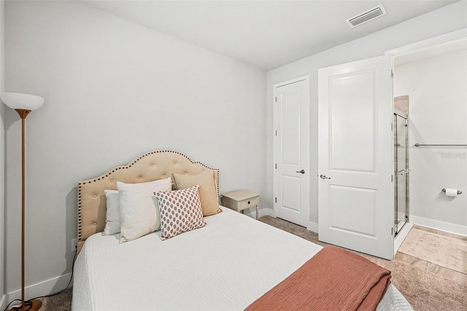WESTSHORE VILLAGE TWNHMS - Residential