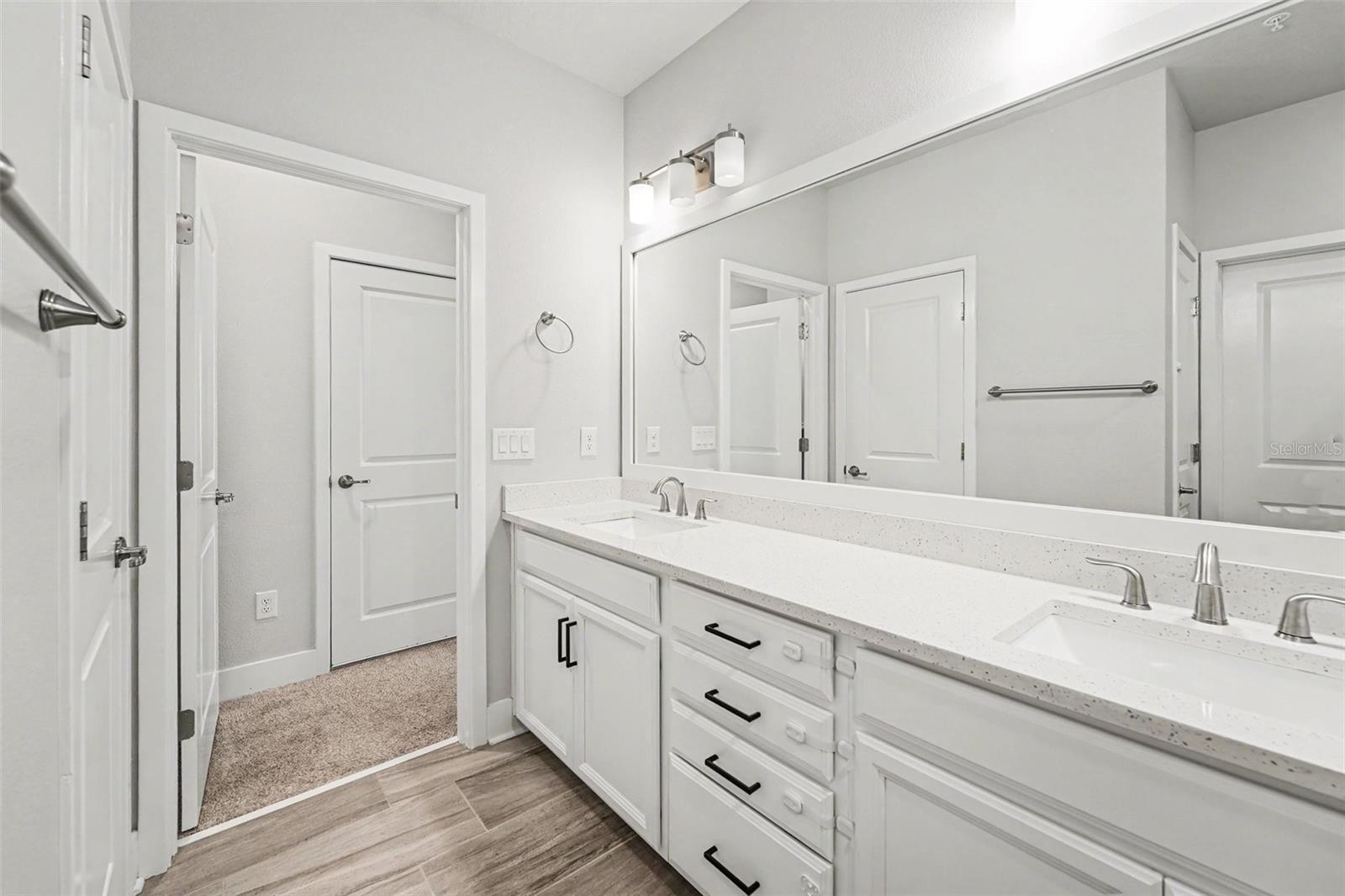WESTSHORE VILLAGE TWNHMS - Residential