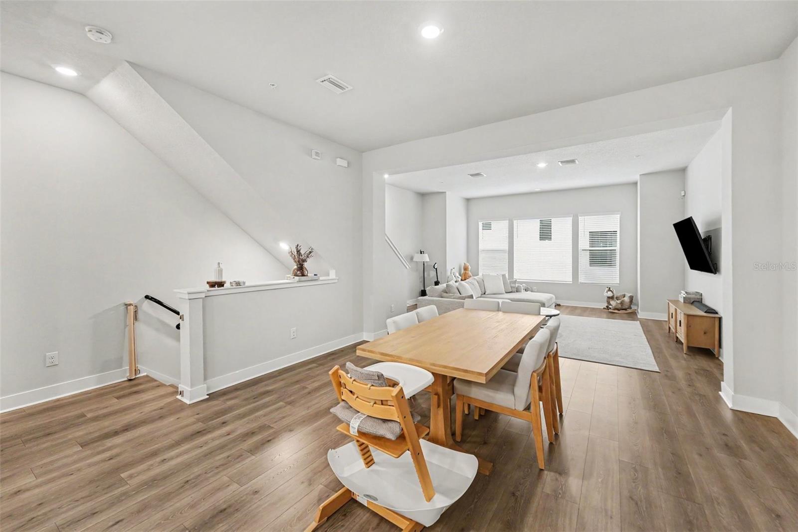 WESTSHORE VILLAGE TWNHMS - Residential