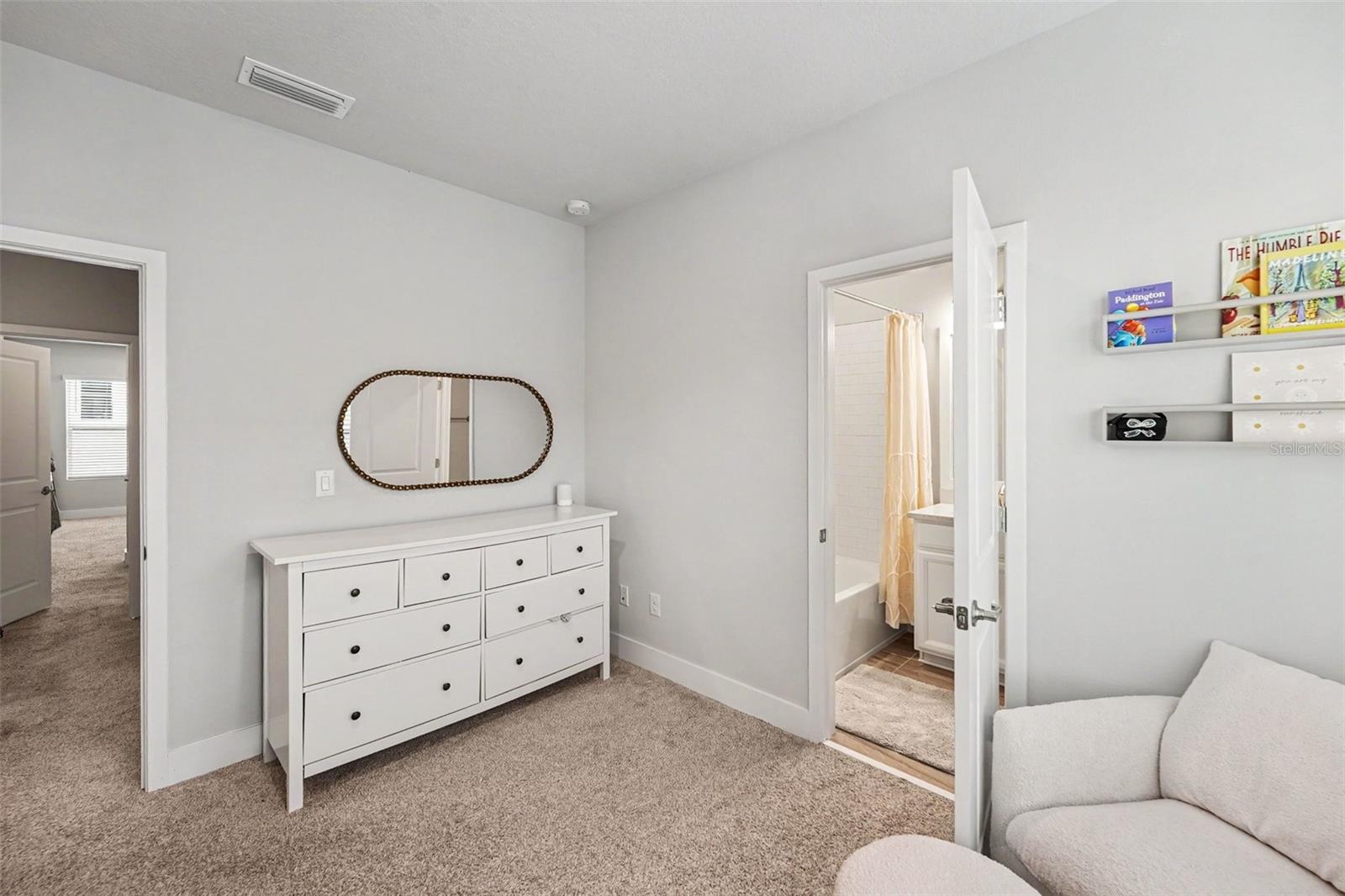 WESTSHORE VILLAGE TWNHMS - Residential