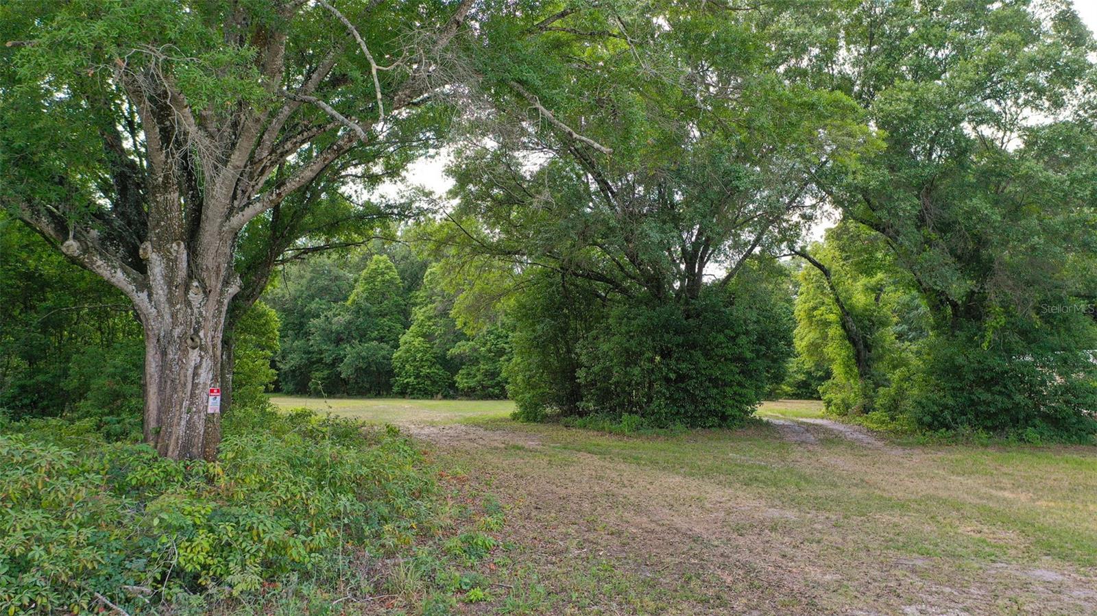 ACREAGE - Land