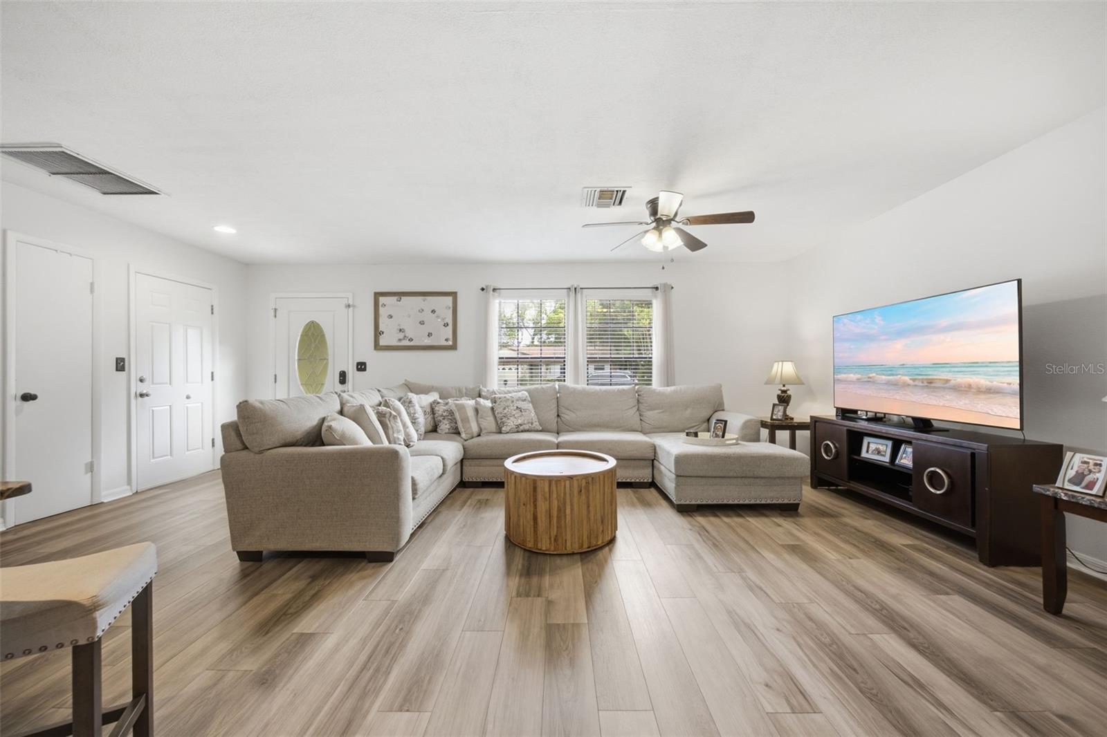 COUNTRY VILLAS - Residential