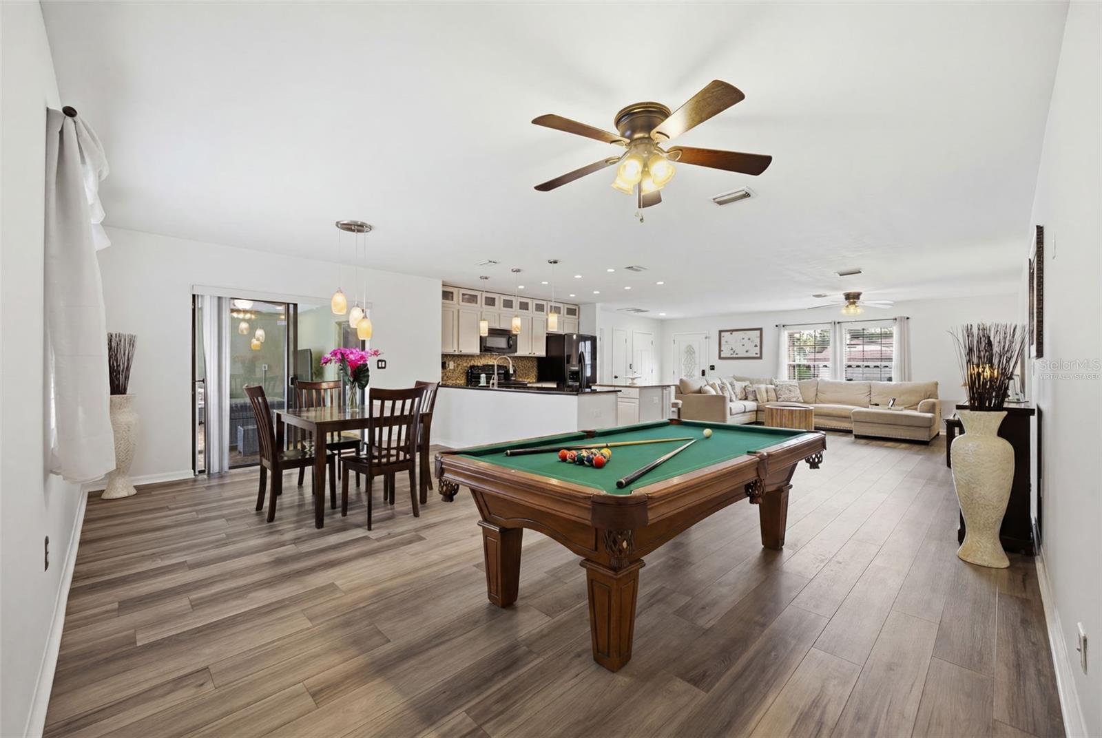 COUNTRY VILLAS - Residential