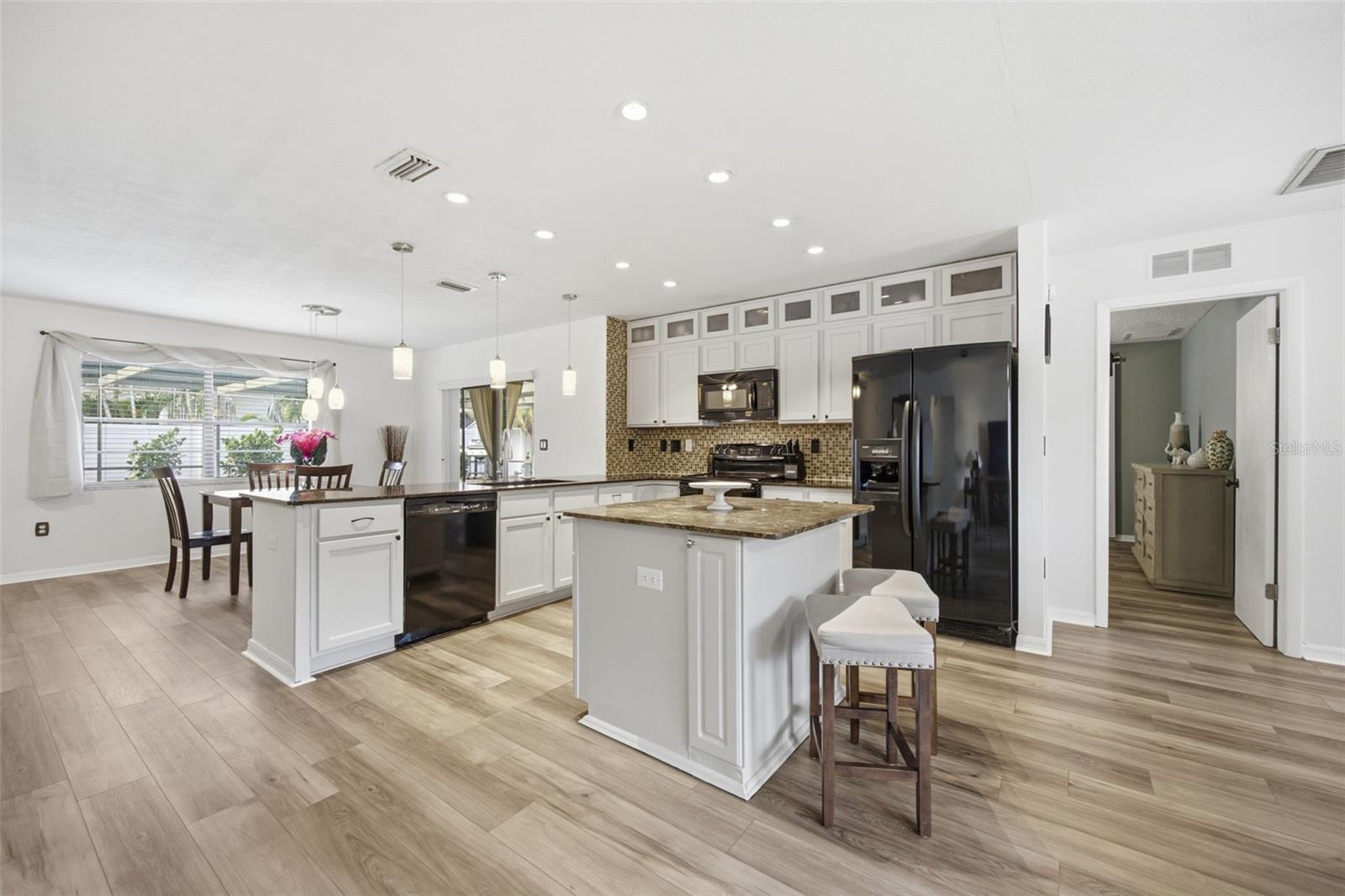 COUNTRY VILLAS - Residential