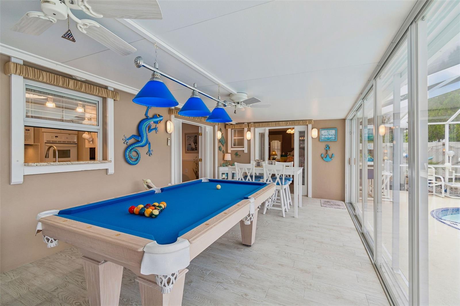 FOREST HILLS - Residential
