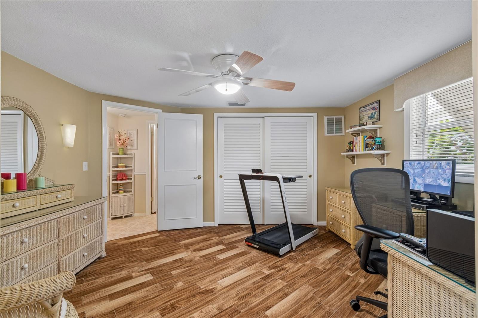 FOREST HILLS - Residential