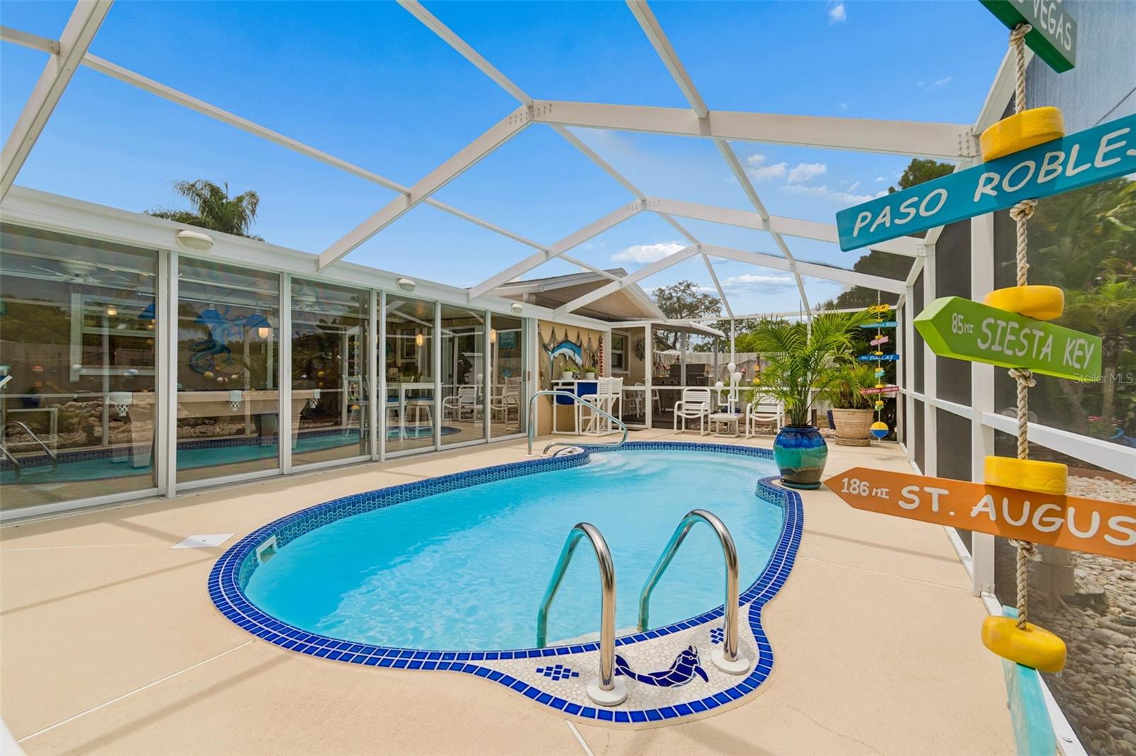 FOREST HILLS - Residential