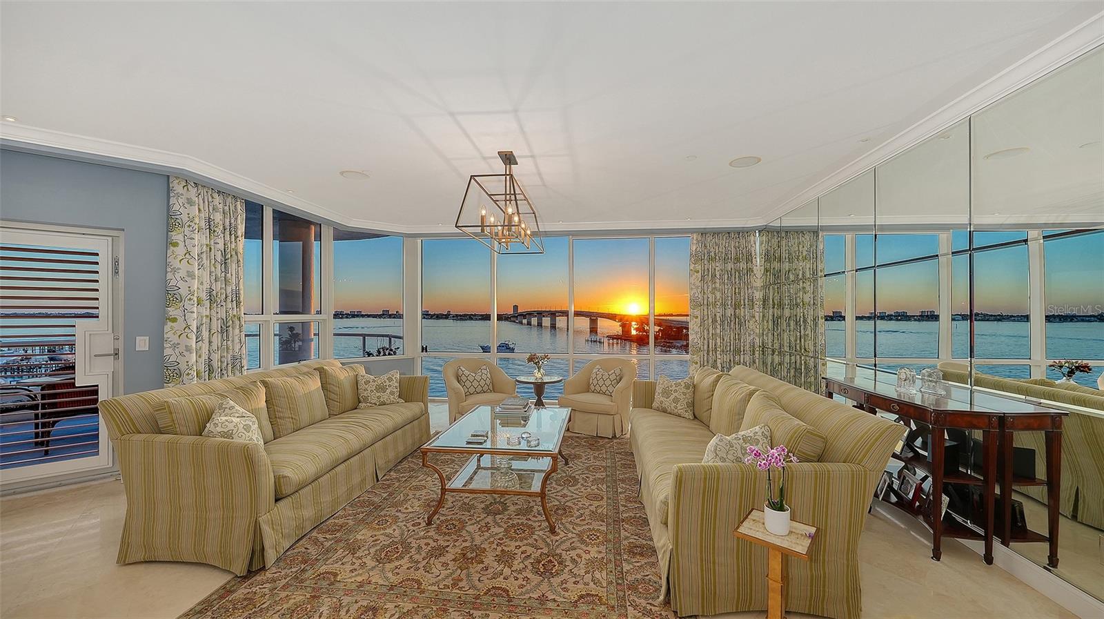 THE PHOENIX - Residential