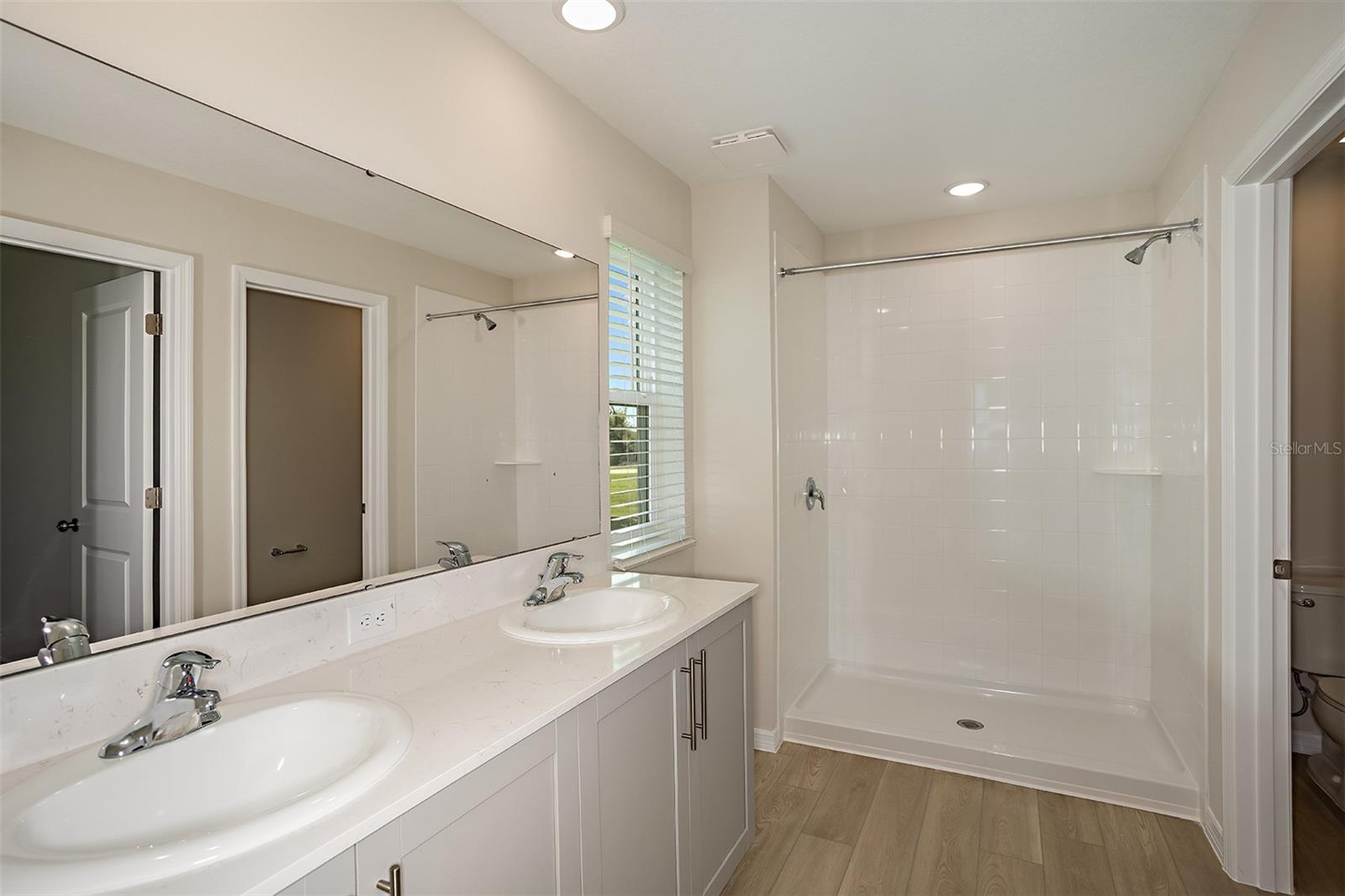 PASADENA WOODS - Residential