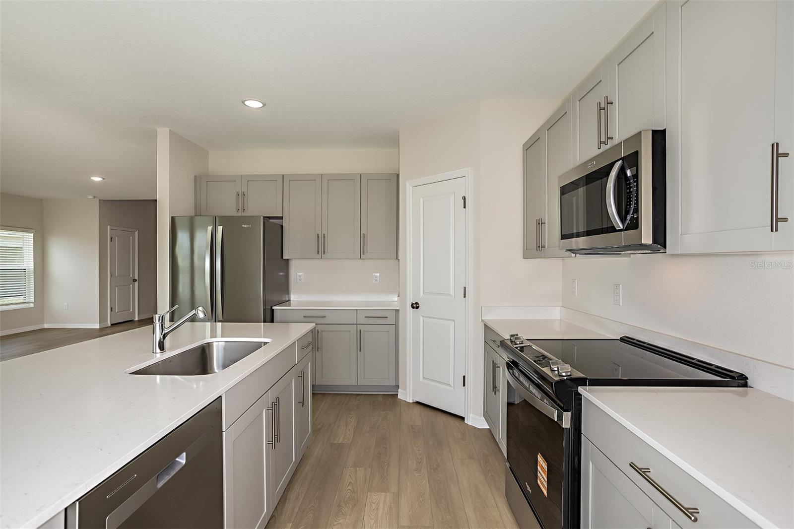 PASADENA WOODS - Residential