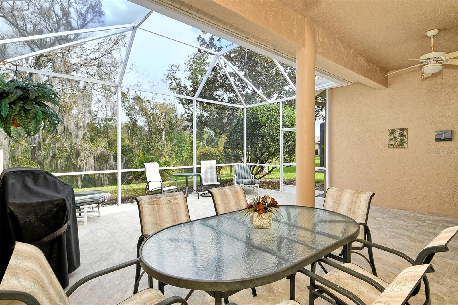HERITAGE OAKS GOLF & COUNTRY CLUB - Residential