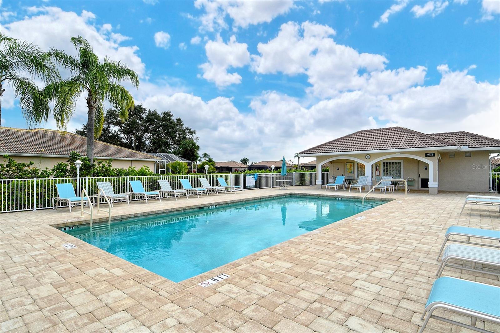 HERITAGE OAKS GOLF & COUNTRY CLUB - Residential