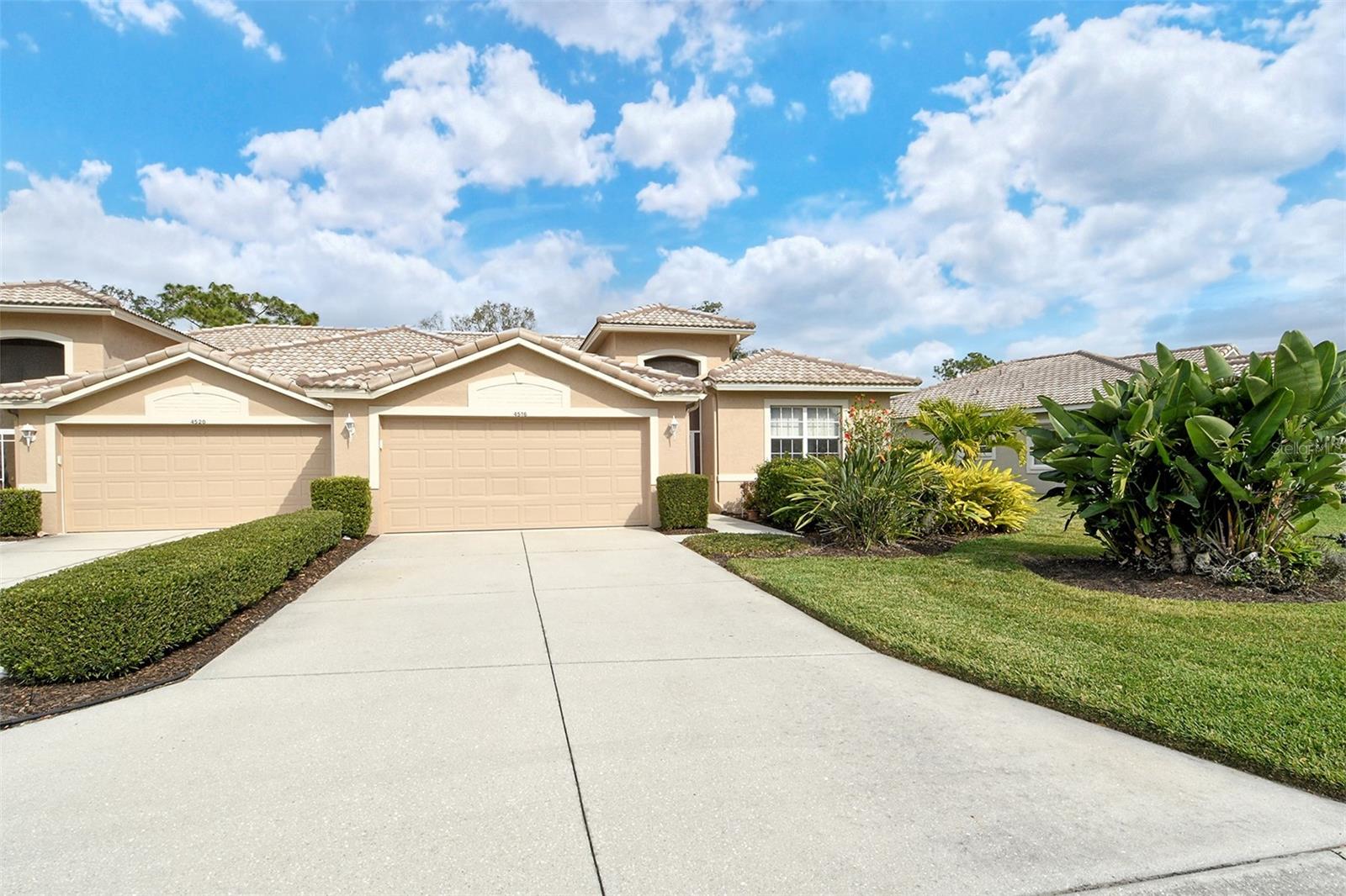 HERITAGE OAKS GOLF & COUNTRY CLUB - Residential