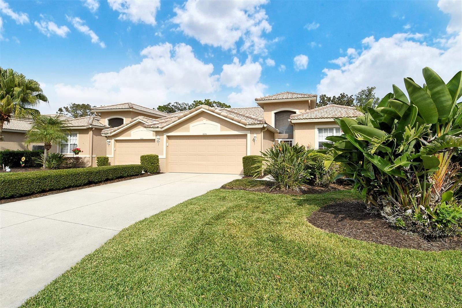 HERITAGE OAKS GOLF & COUNTRY CLUB - Residential