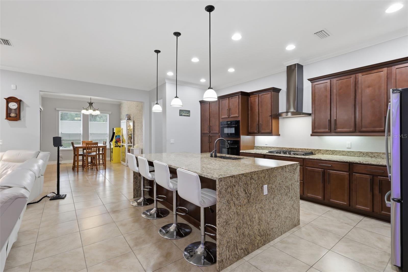 CASCADES/GROVELAND PH 4-1 - Residential