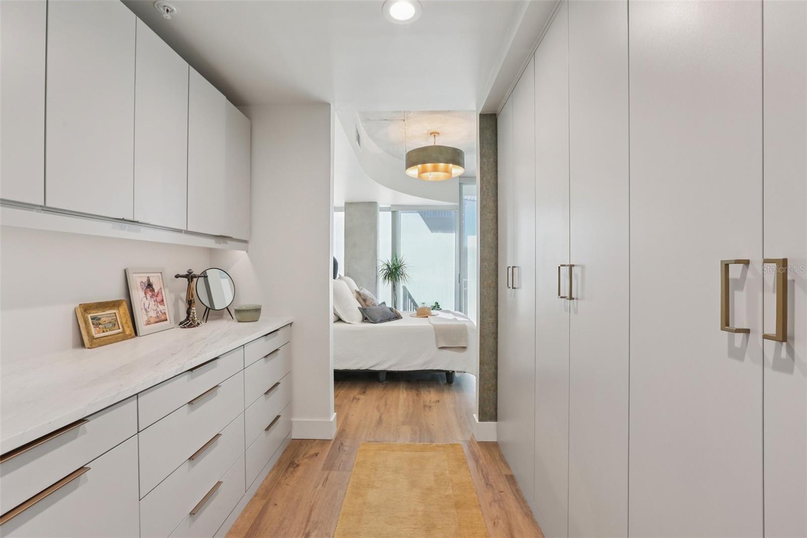 SKYPOINT A CONDO - Residential
