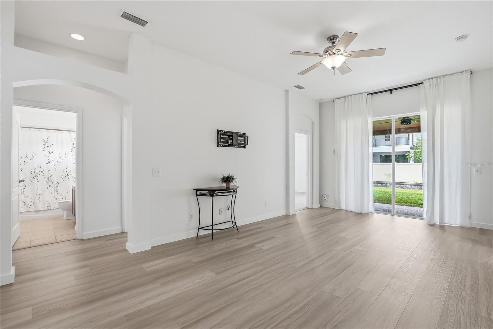 IVY LAKE ESTATES - Residential