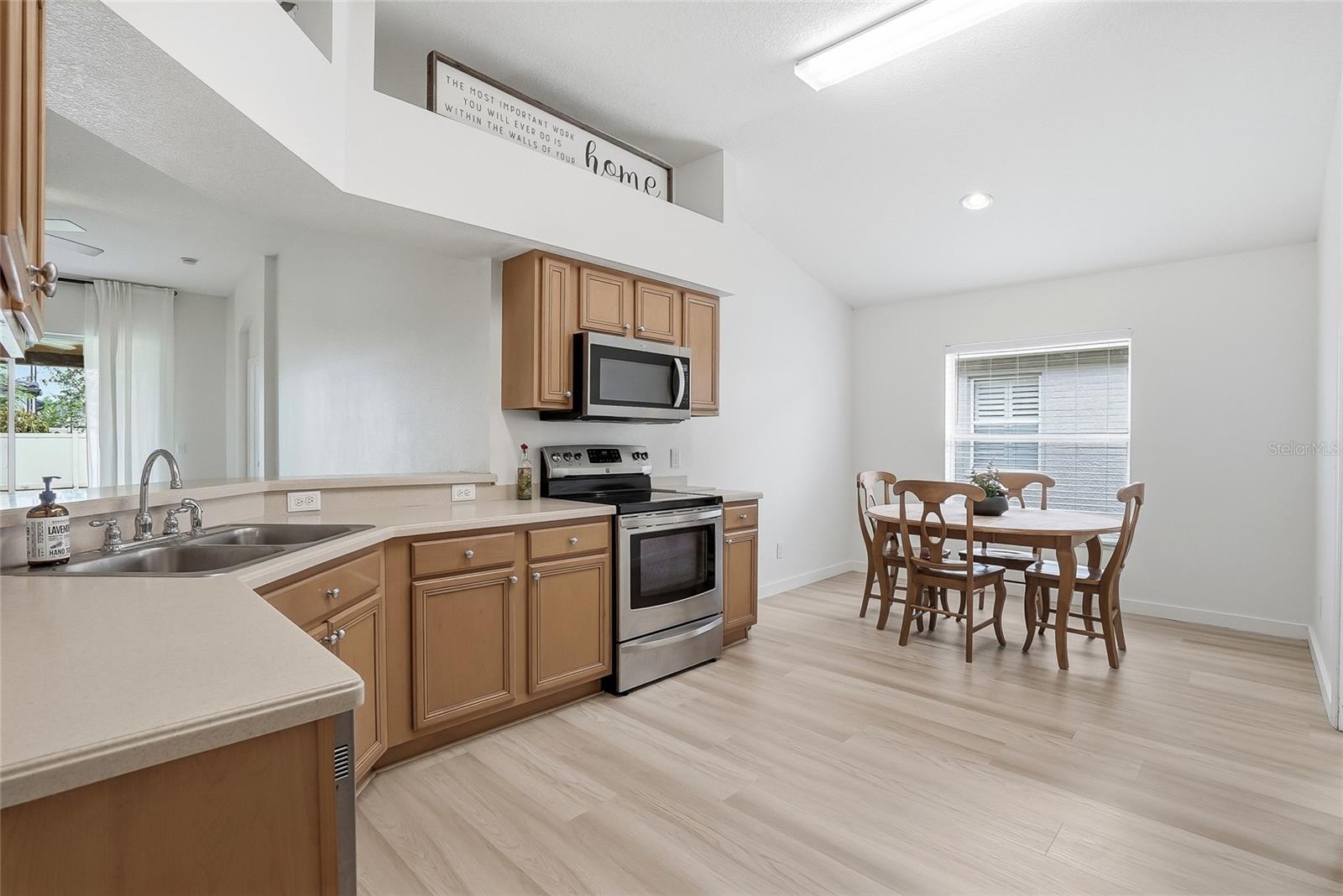 IVY LAKE ESTATES - Residential