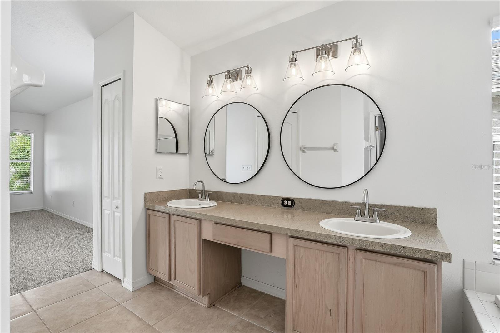 IVY LAKE ESTATES - Residential