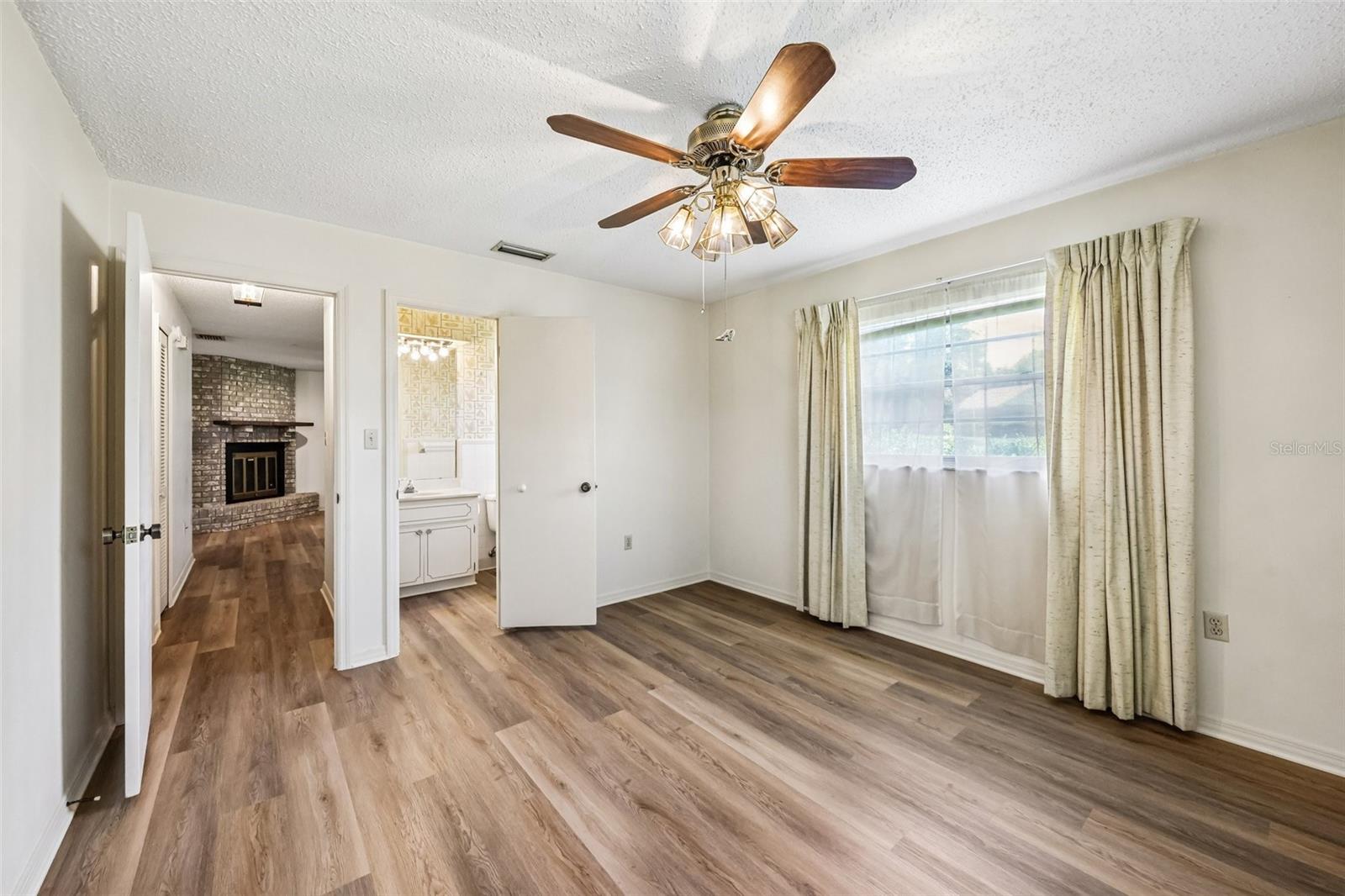 KINGS COVE - Residential