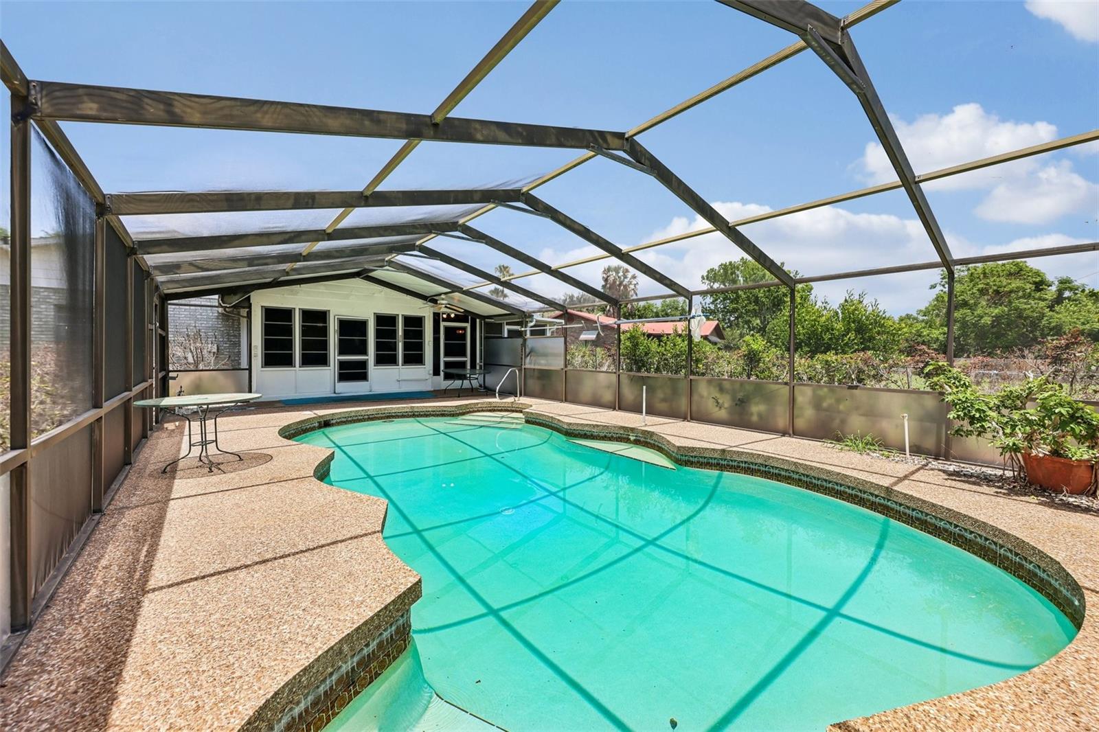 KINGS COVE - Residential