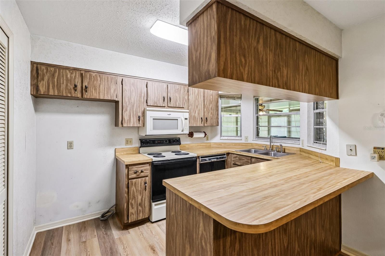 KINGS COVE - Residential