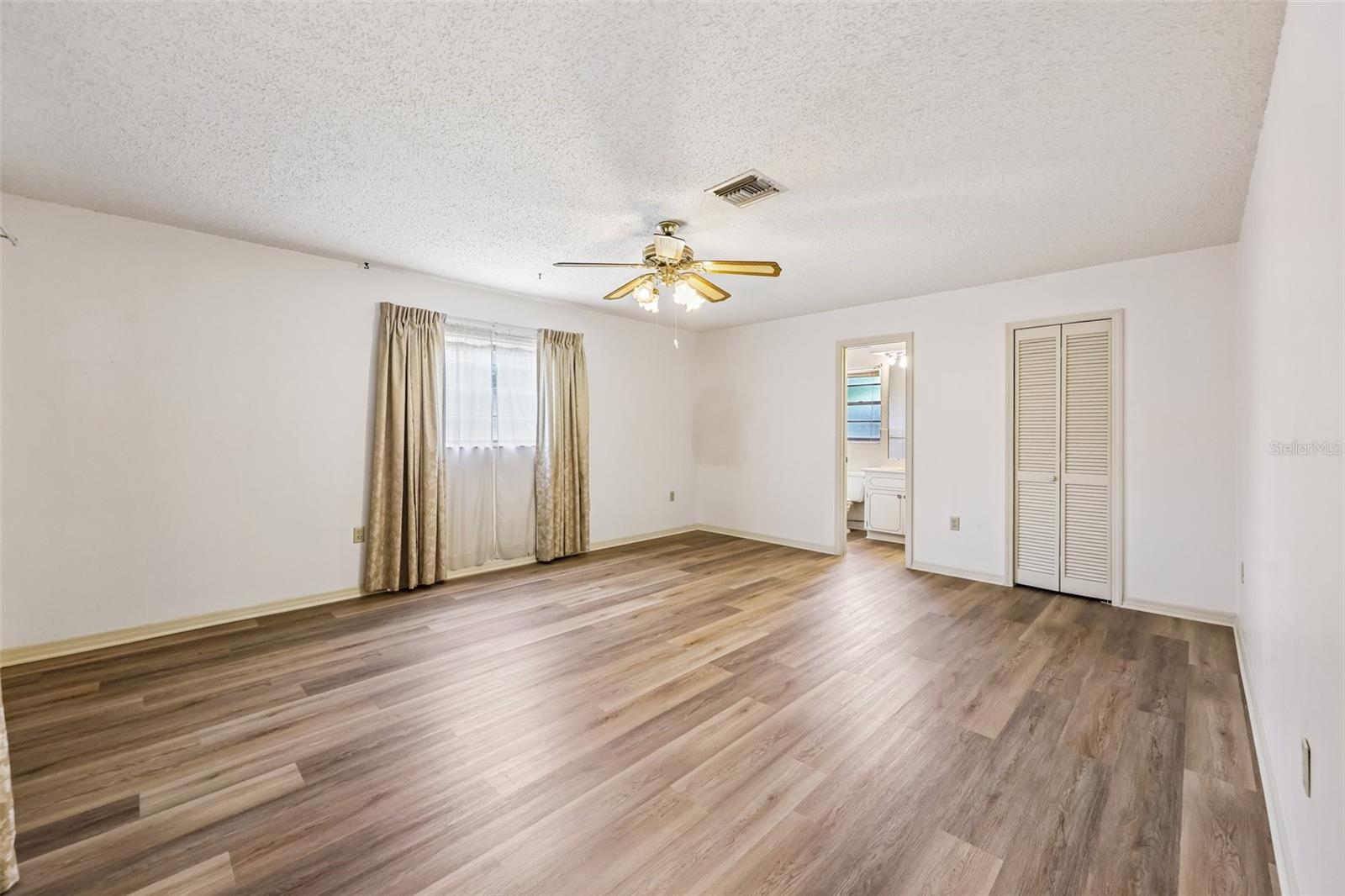 KINGS COVE - Residential