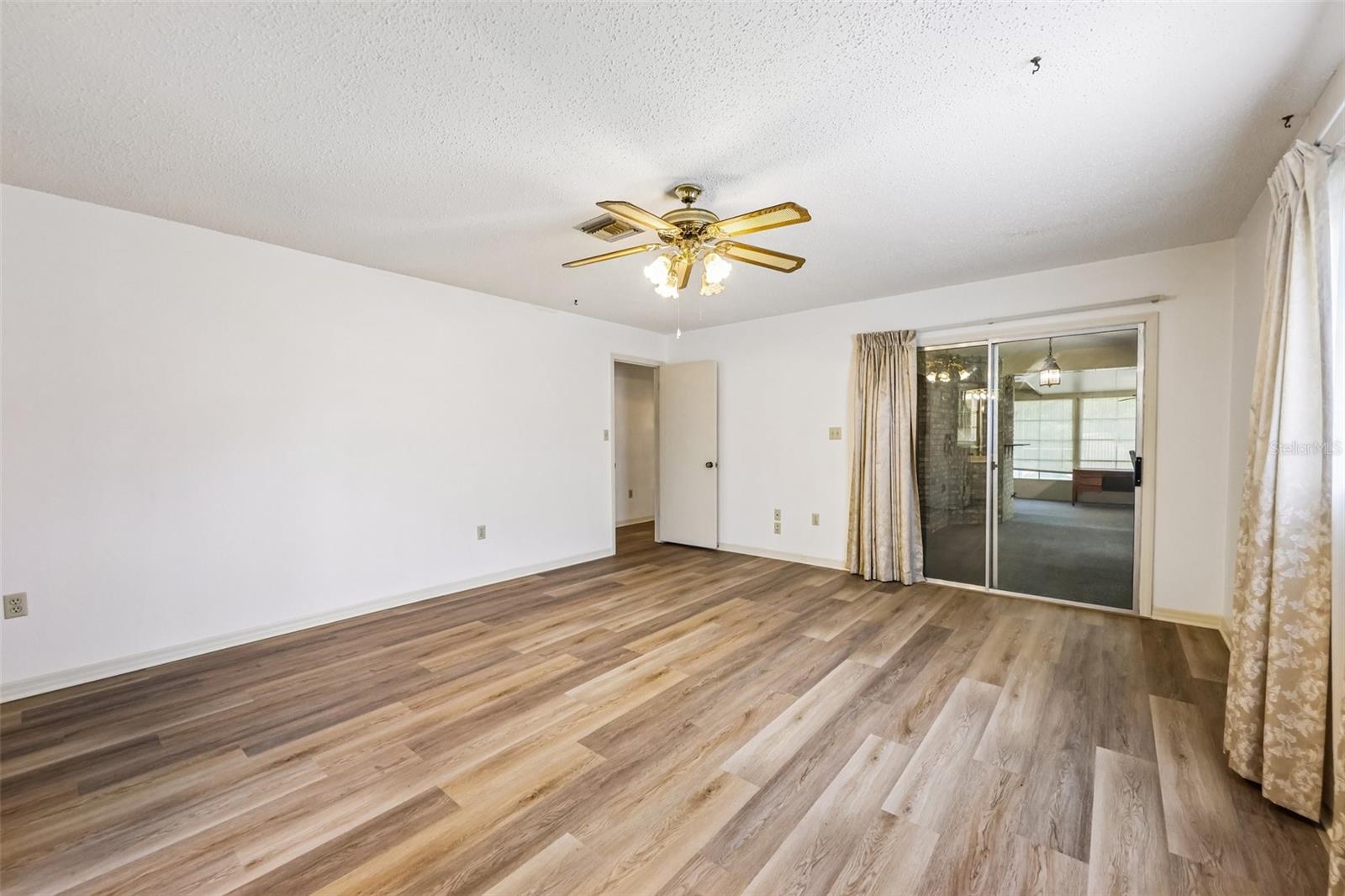 KINGS COVE - Residential