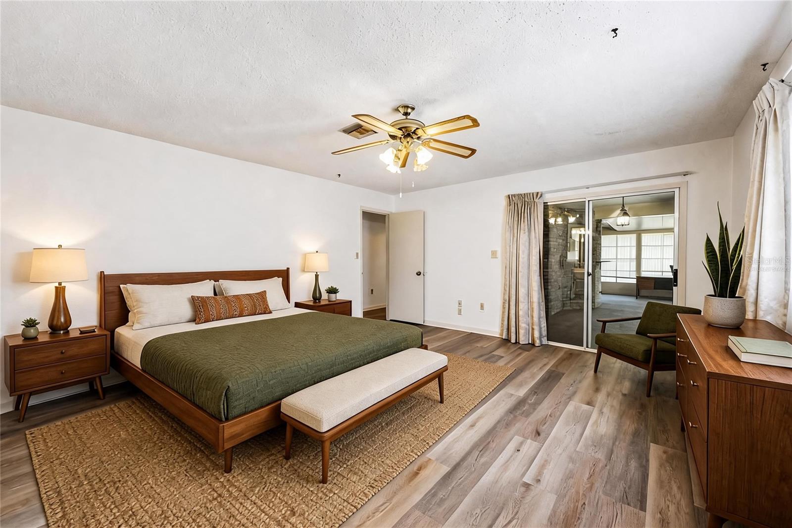 KINGS COVE - Residential