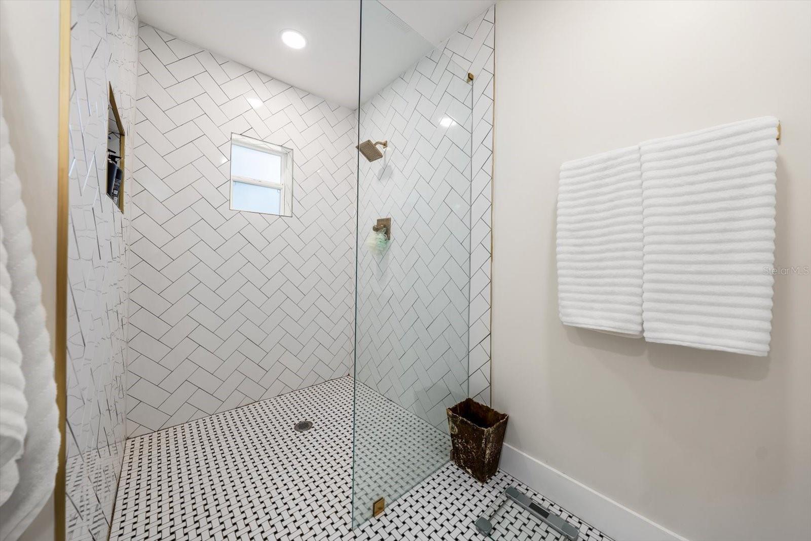 BELLEAIR ESTATES 1ST ADD - Residential