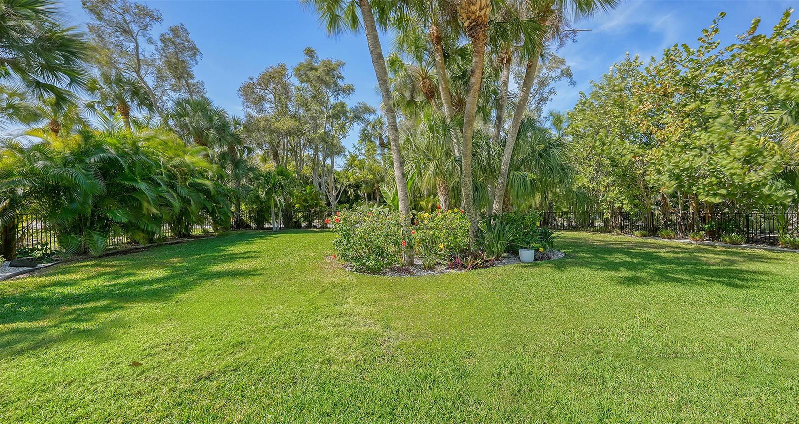 BAY ISLAND PARK - Residential