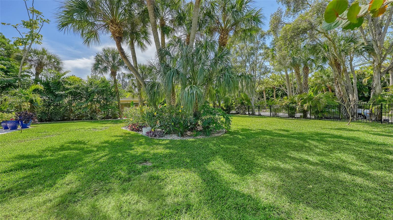BAY ISLAND PARK - Residential