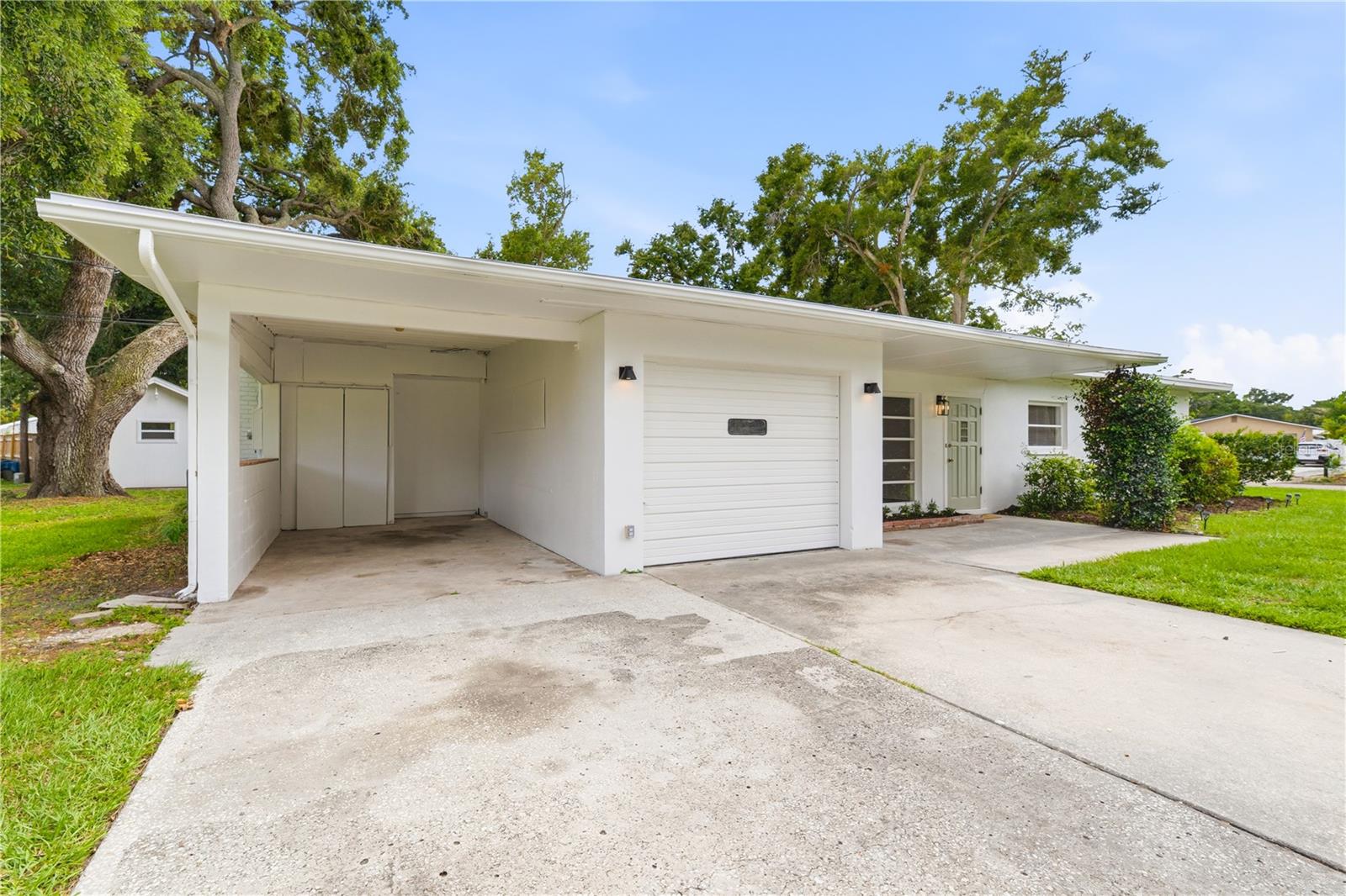 DUNEDIN ISLES COUNTRY CLUB - Residential