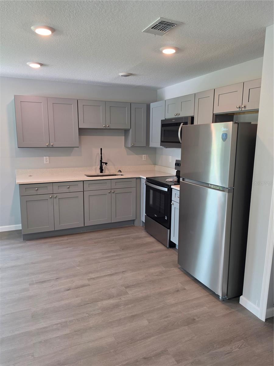 LAKE WALES LAND CO SUB - Residential Lease