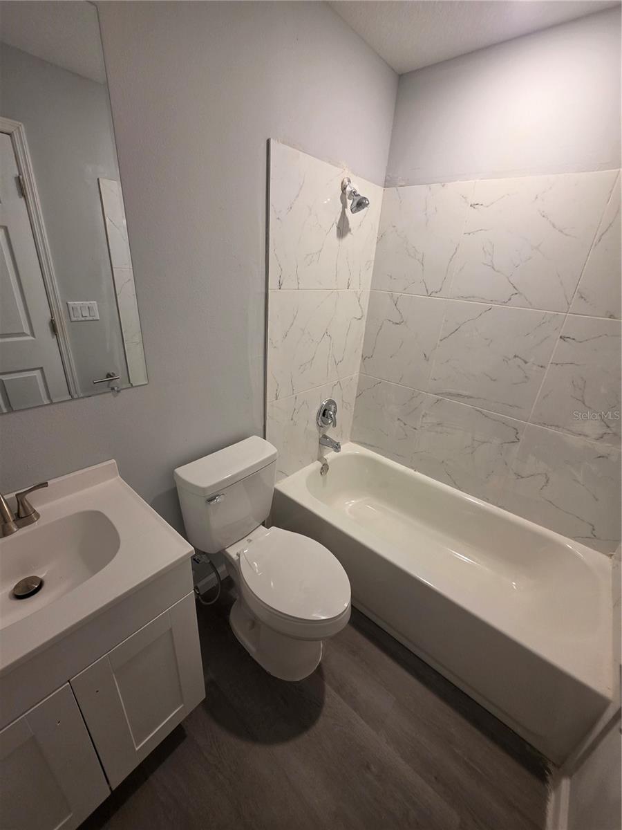 LAKE WALES LAND CO SUB - Residential Lease