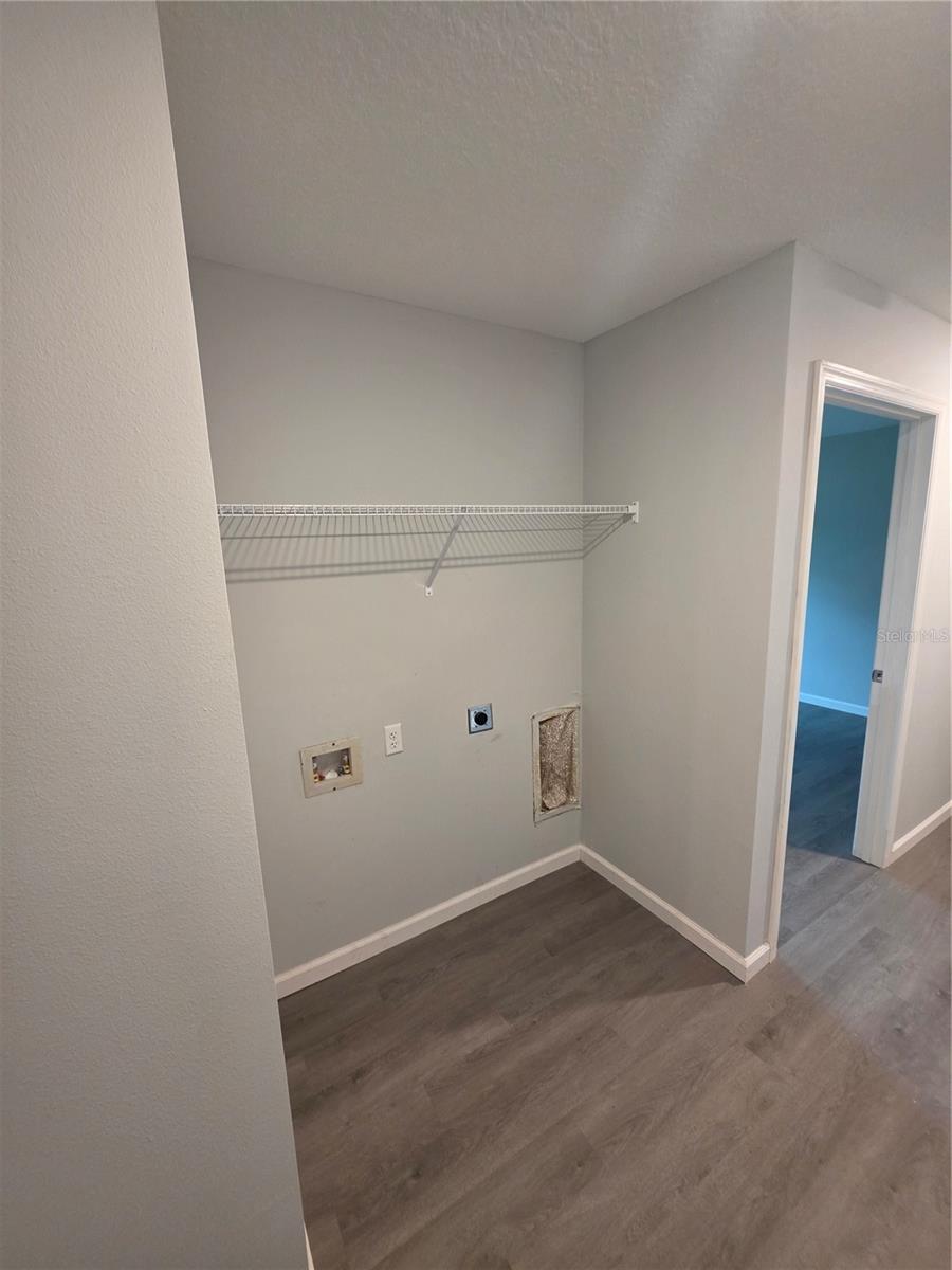 LAKE WALES LAND CO SUB - Residential Lease