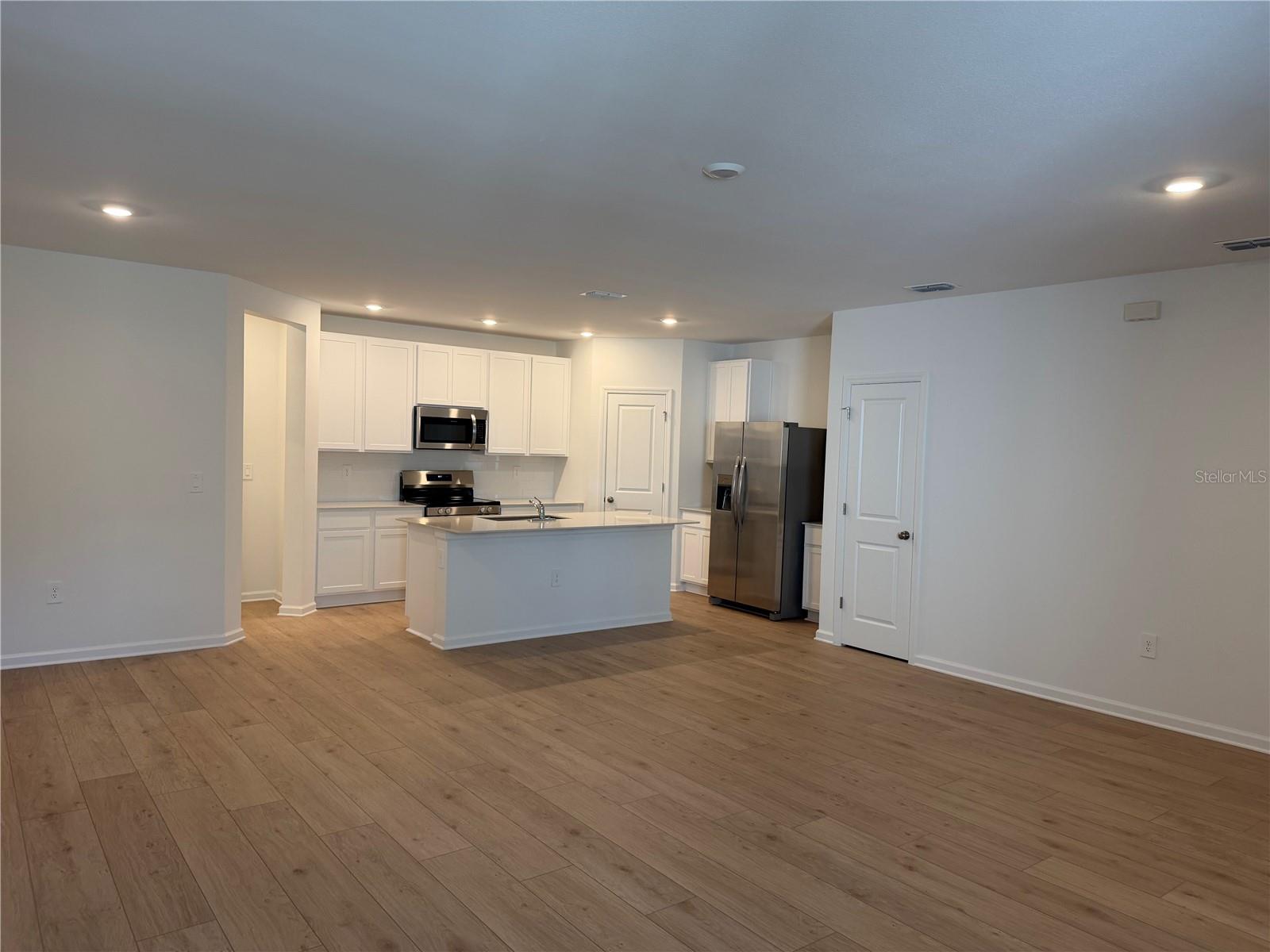 EDGEWATER CROSS PRAIRIE PH 1 - Residential Lease