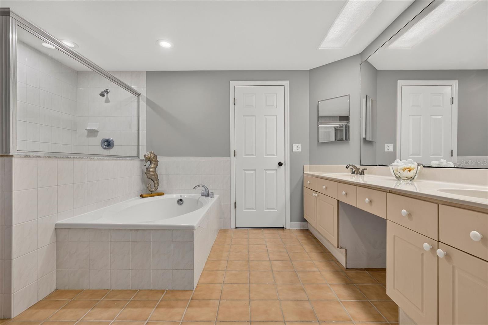 SUNWATCH ON ISLAND ESTATES - Residential