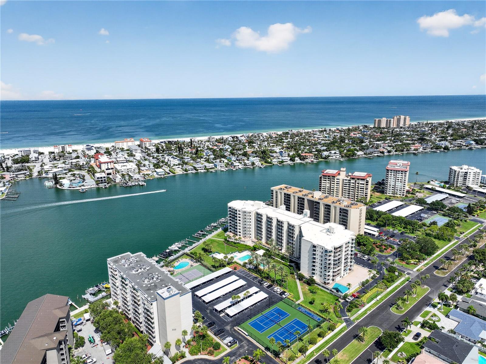 SUNWATCH ON ISLAND ESTATES - Residential