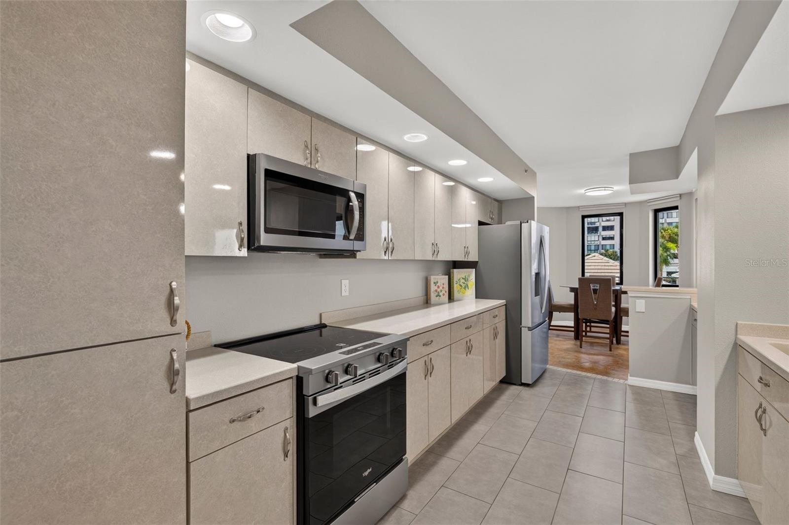 SUNWATCH ON ISLAND ESTATES - Residential