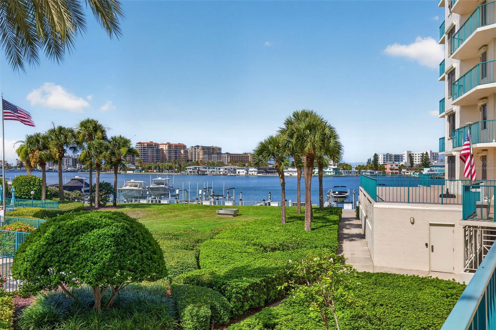 SUNWATCH ON ISLAND ESTATES - Residential