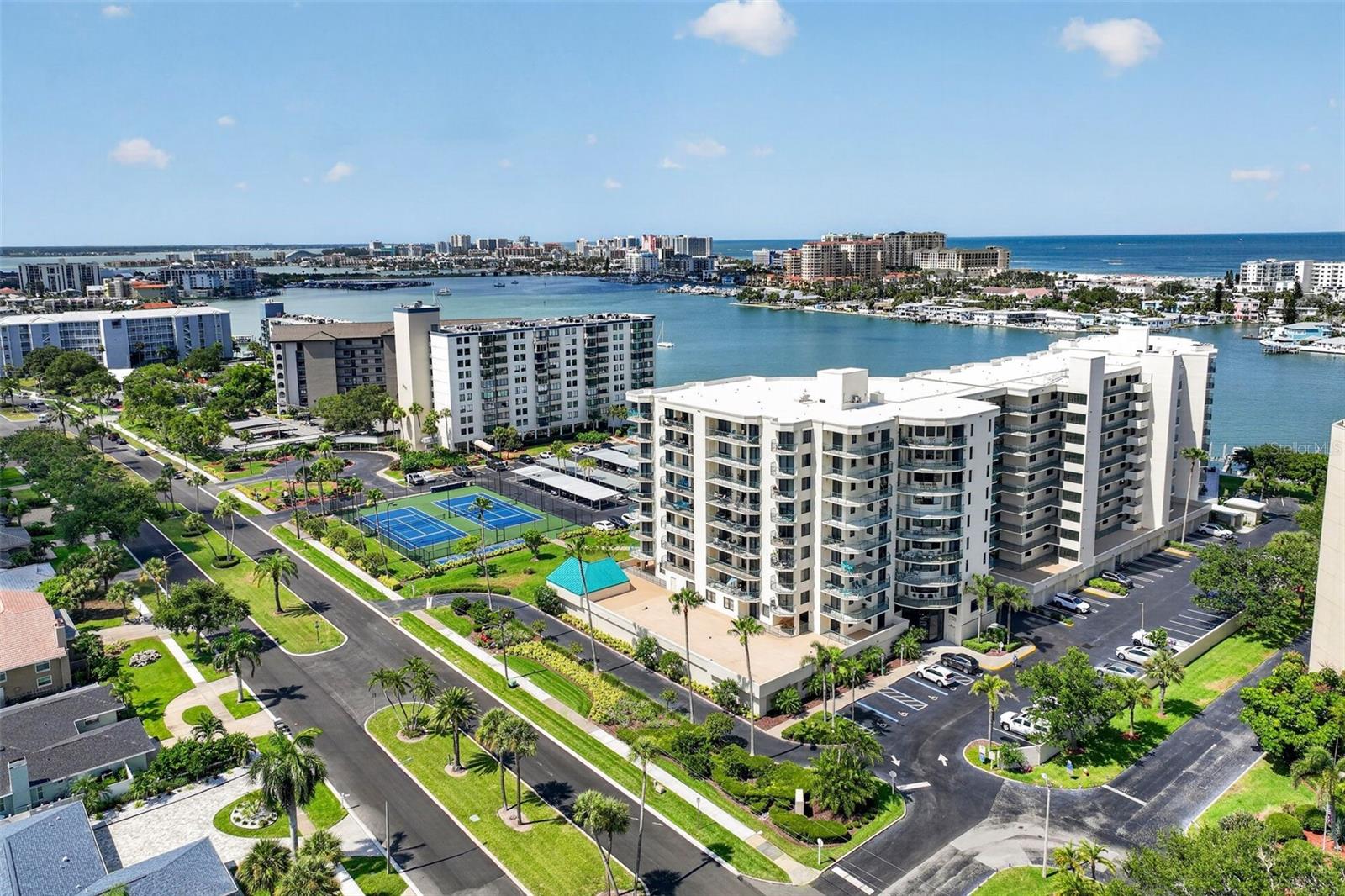 SUNWATCH ON ISLAND ESTATES - Residential