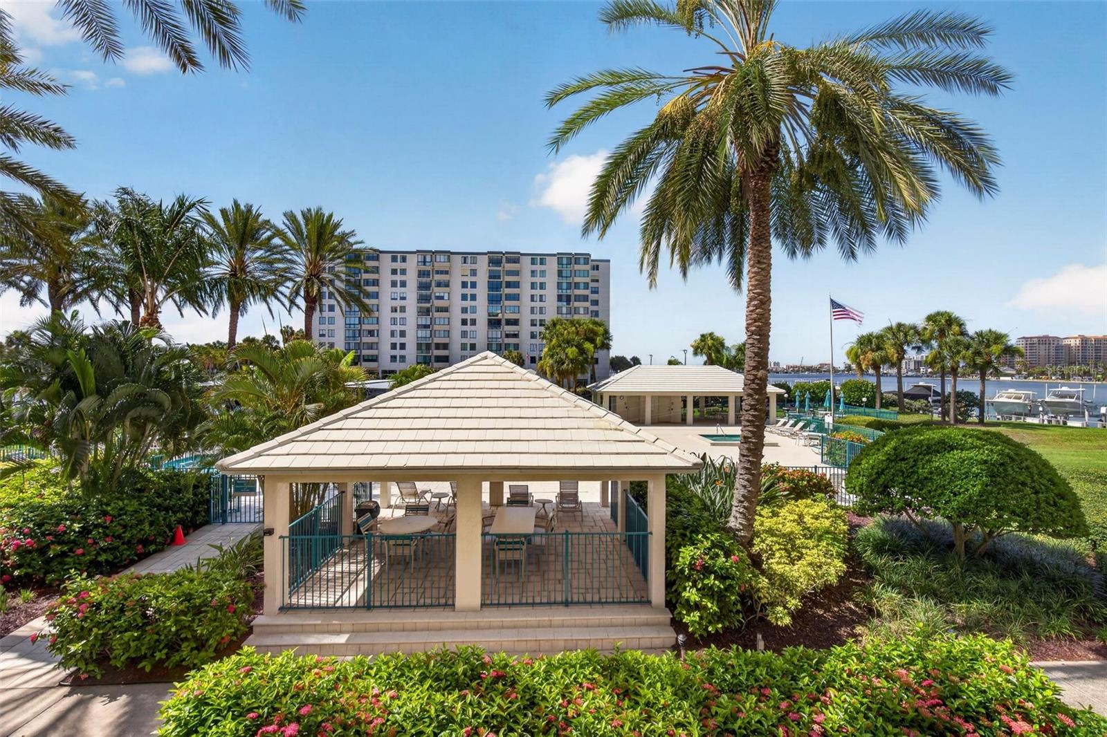 SUNWATCH ON ISLAND ESTATES - Residential