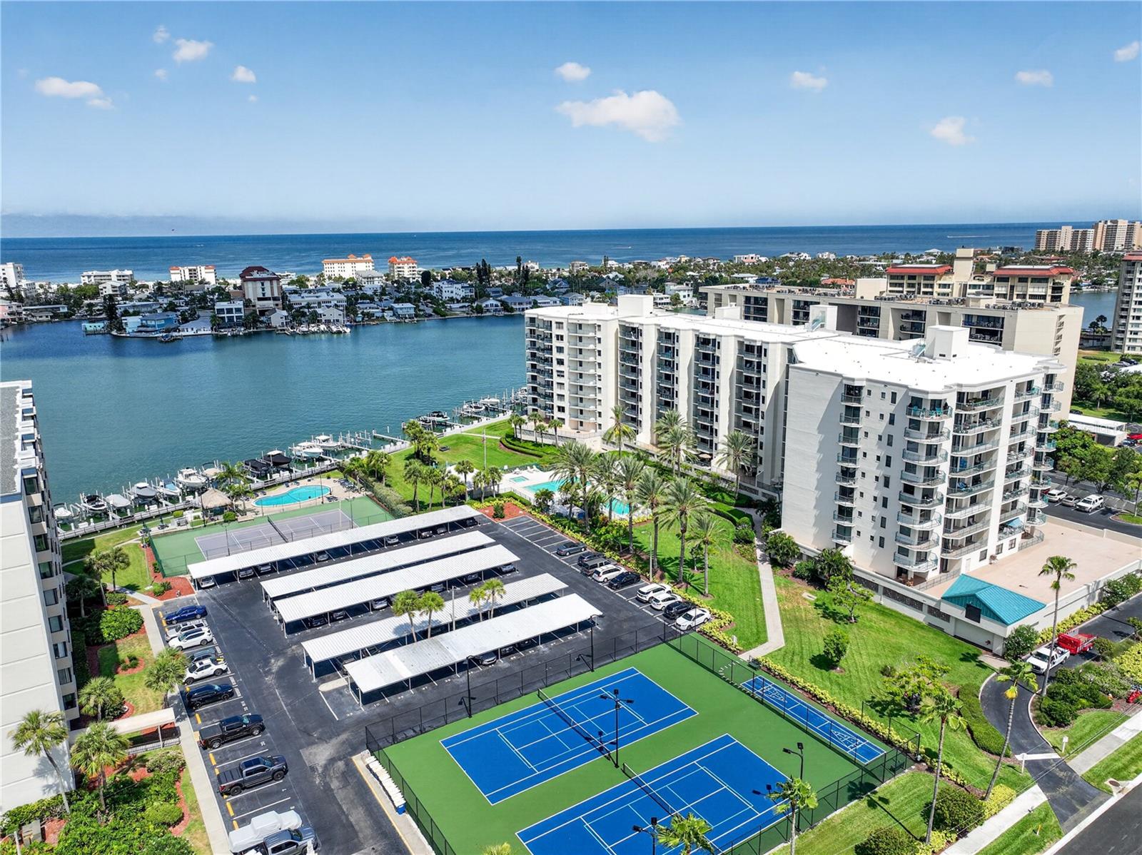 SUNWATCH ON ISLAND ESTATES - Residential