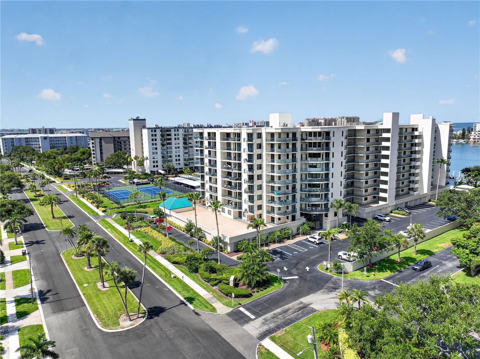 SUNWATCH ON ISLAND ESTATES - Residential