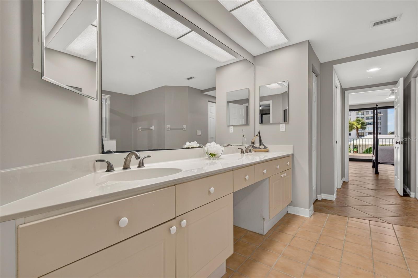 SUNWATCH ON ISLAND ESTATES - Residential