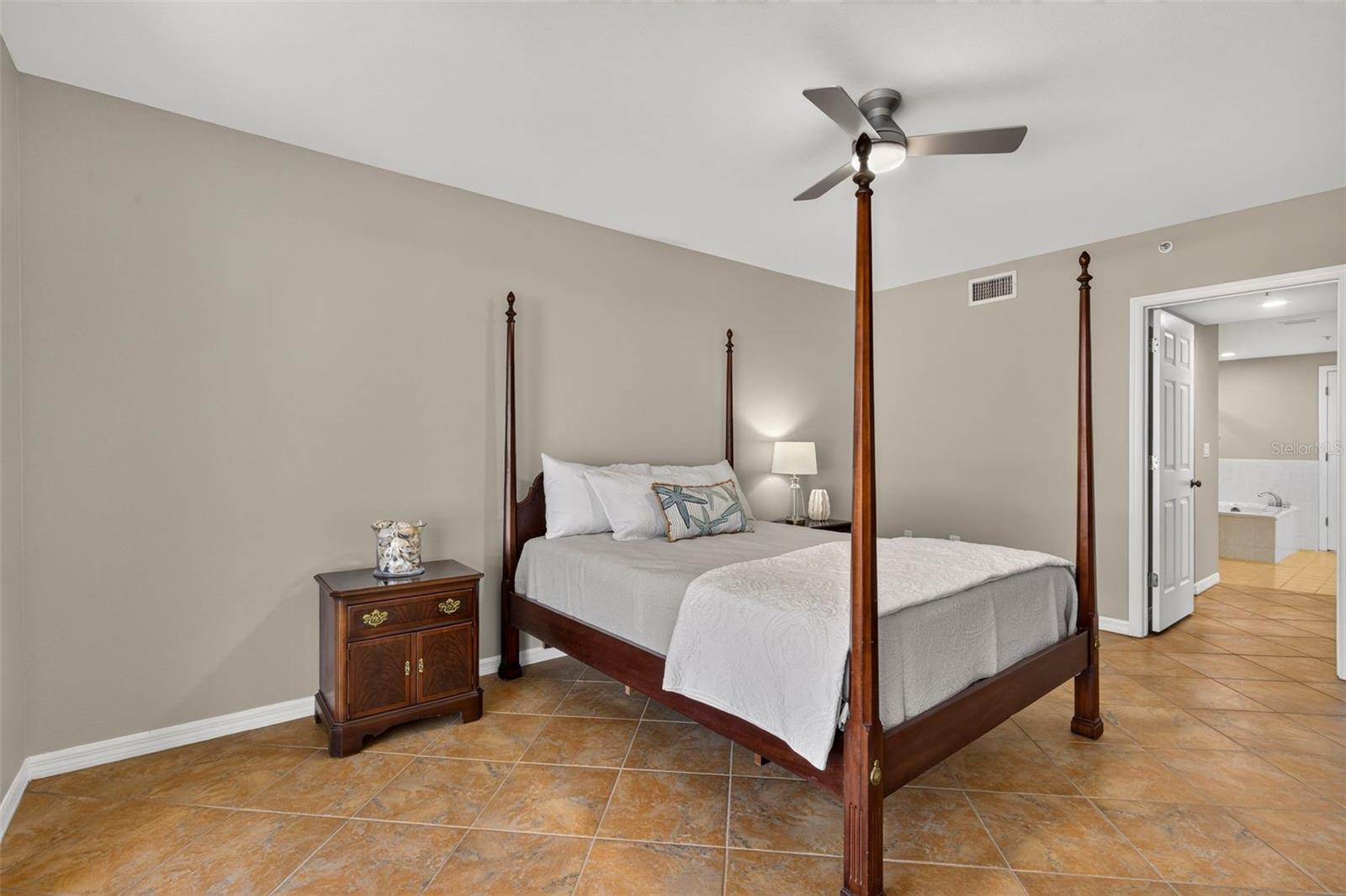 SUNWATCH ON ISLAND ESTATES - Residential